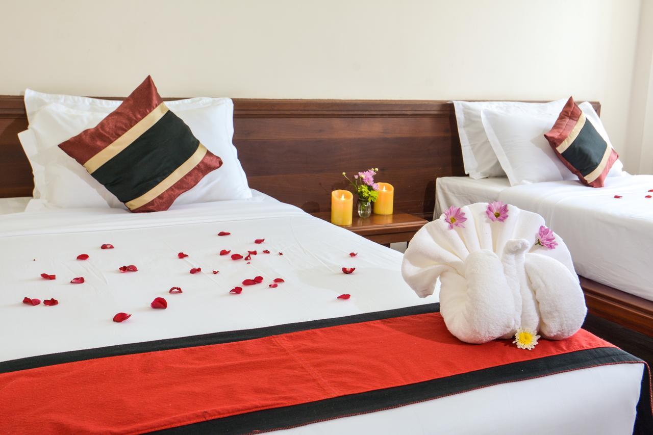 Hotel Queen Jamadevi Mawlamyine Bagian luar foto